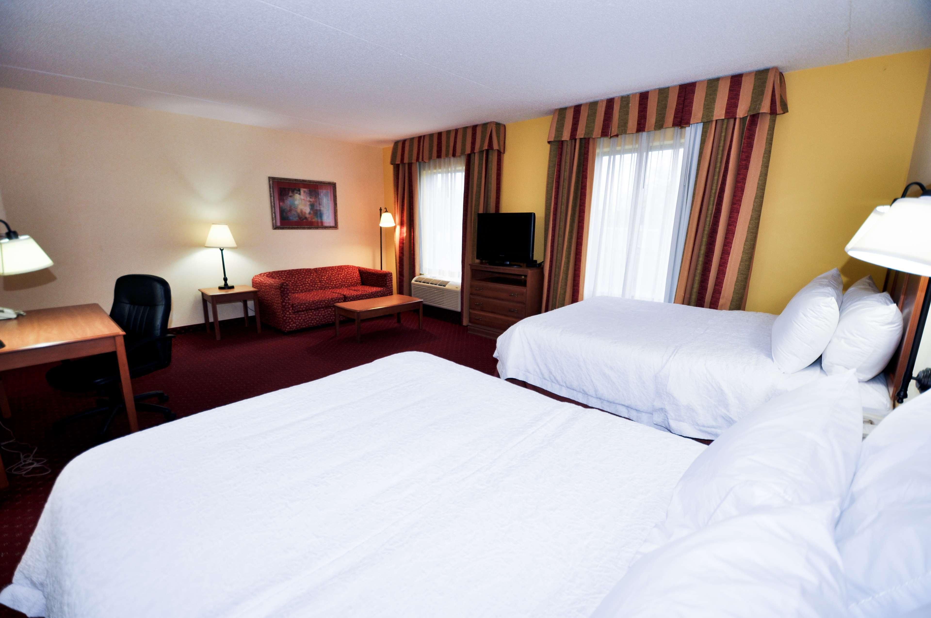 Hampton Inn & Suites Louisville East Buitenkant foto
