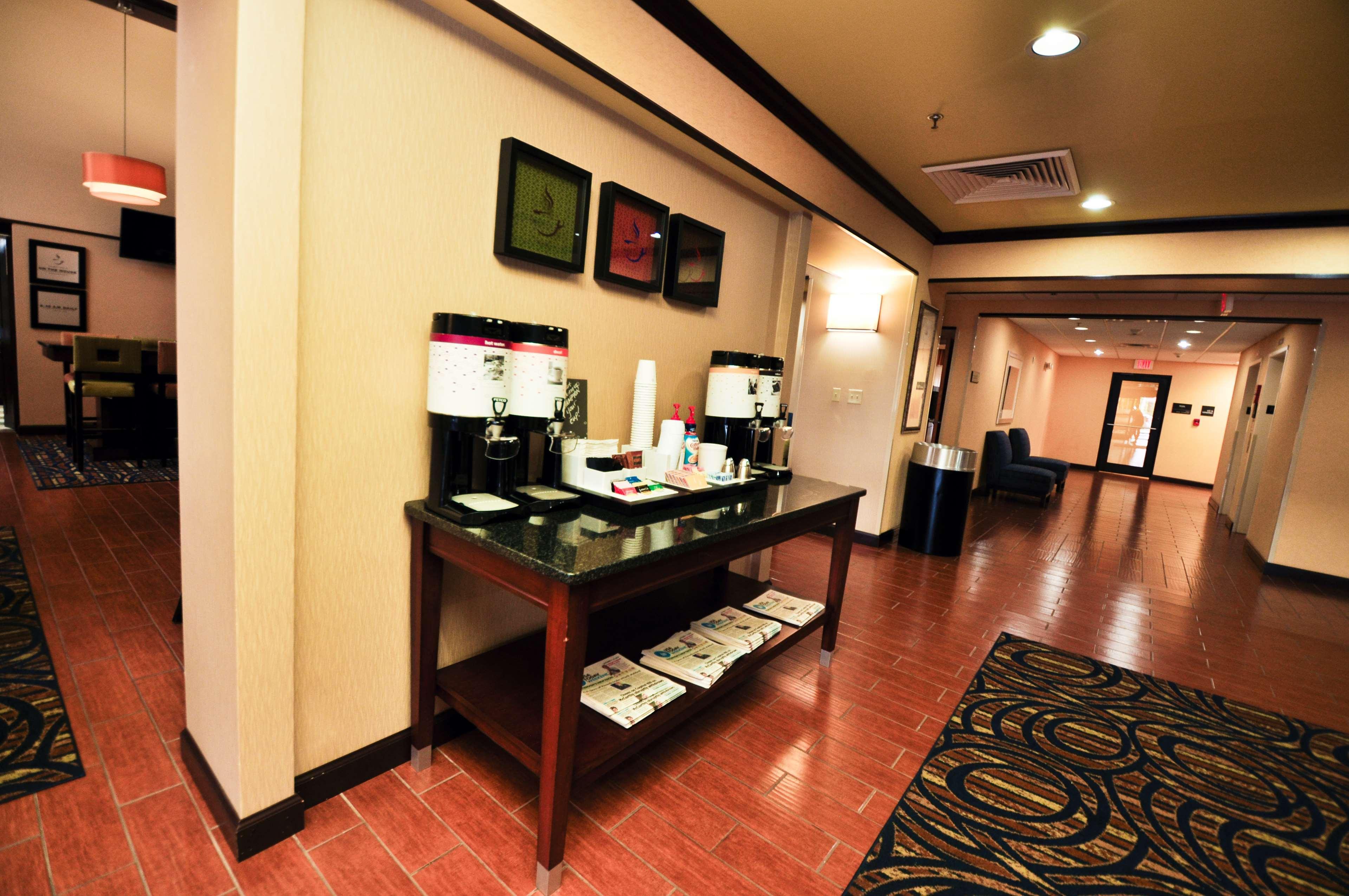 Hampton Inn & Suites Louisville East Buitenkant foto