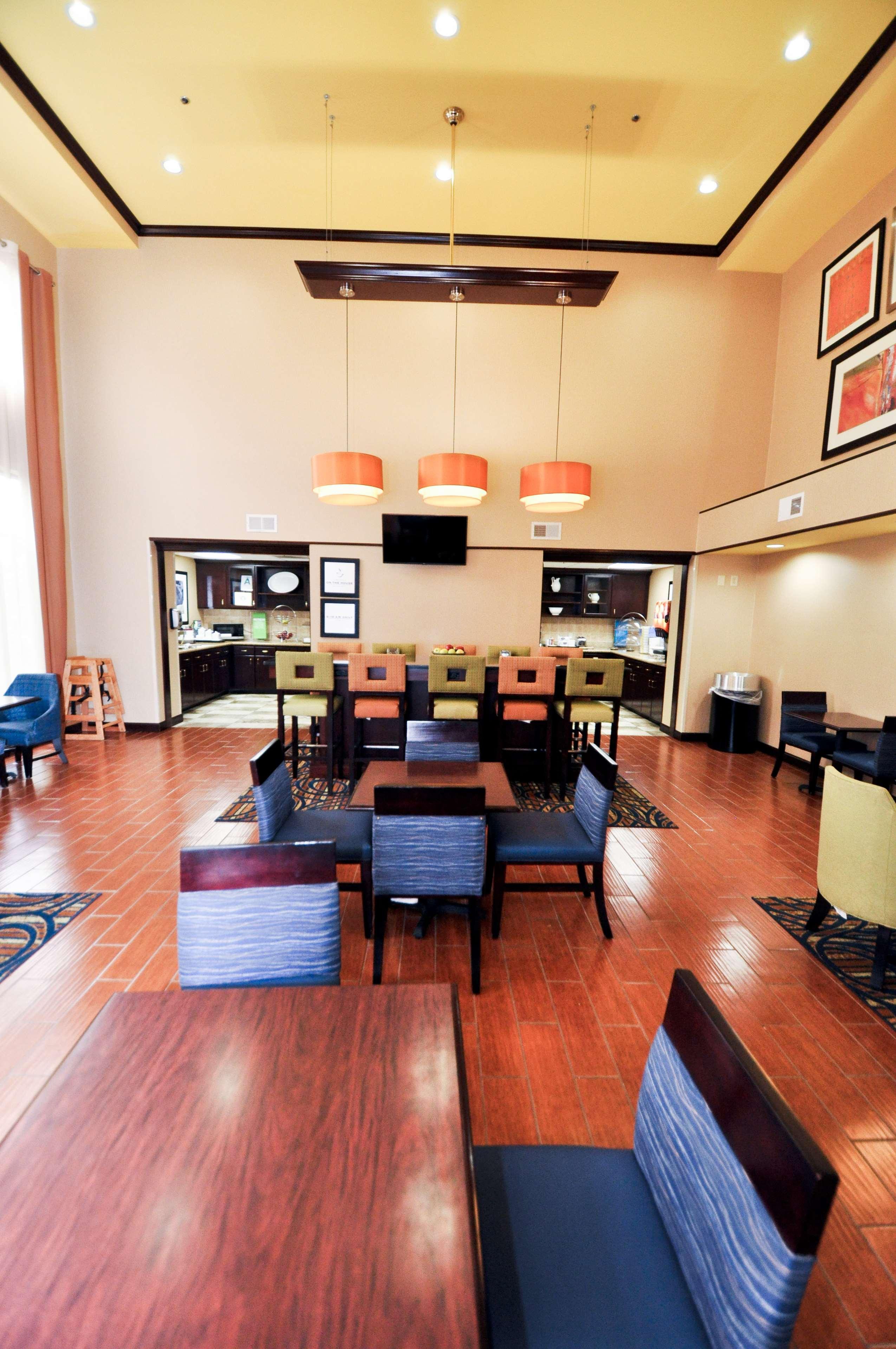 Hampton Inn & Suites Louisville East Buitenkant foto