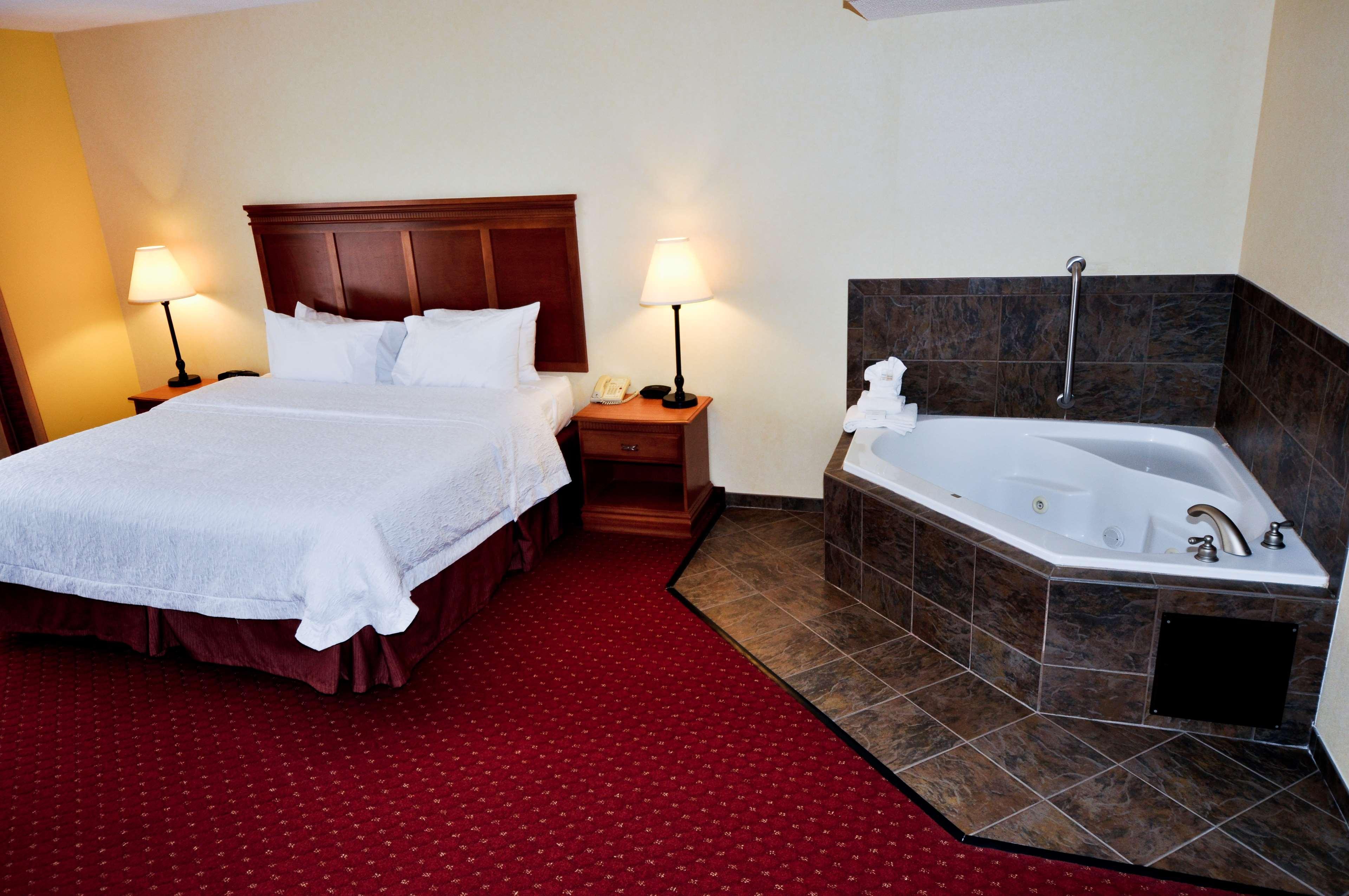 Hampton Inn & Suites Louisville East Buitenkant foto