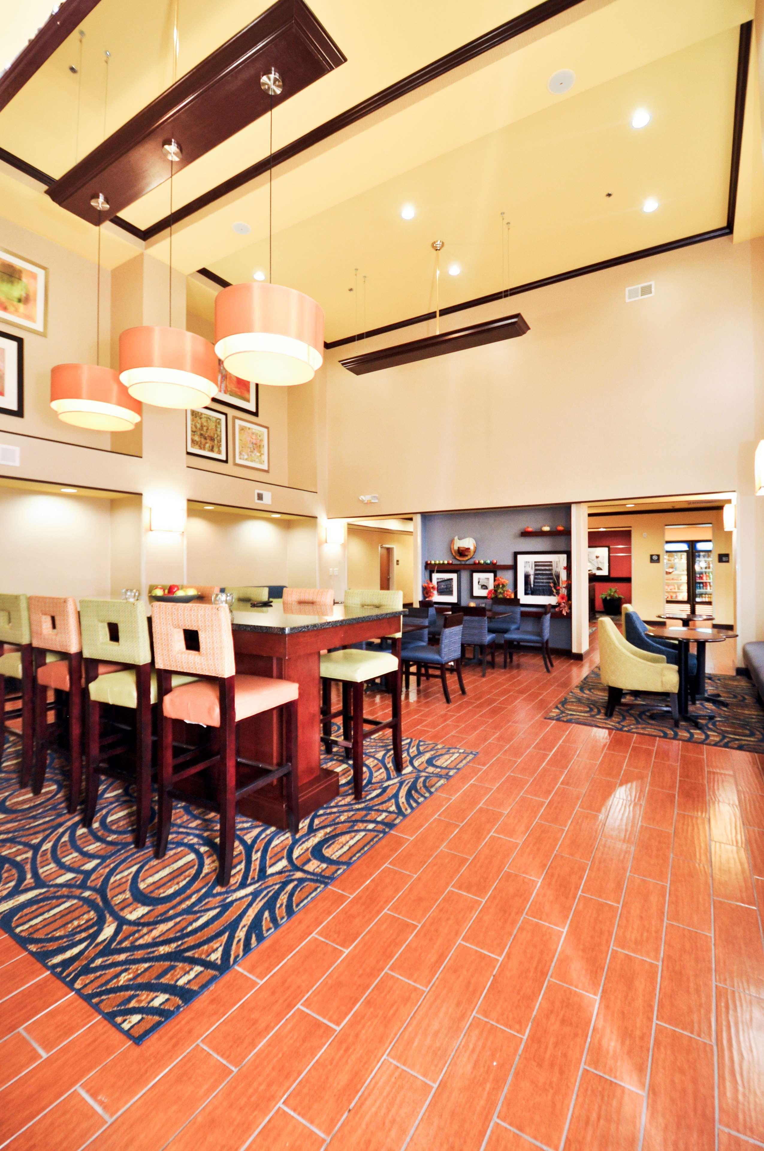 Hampton Inn & Suites Louisville East Buitenkant foto