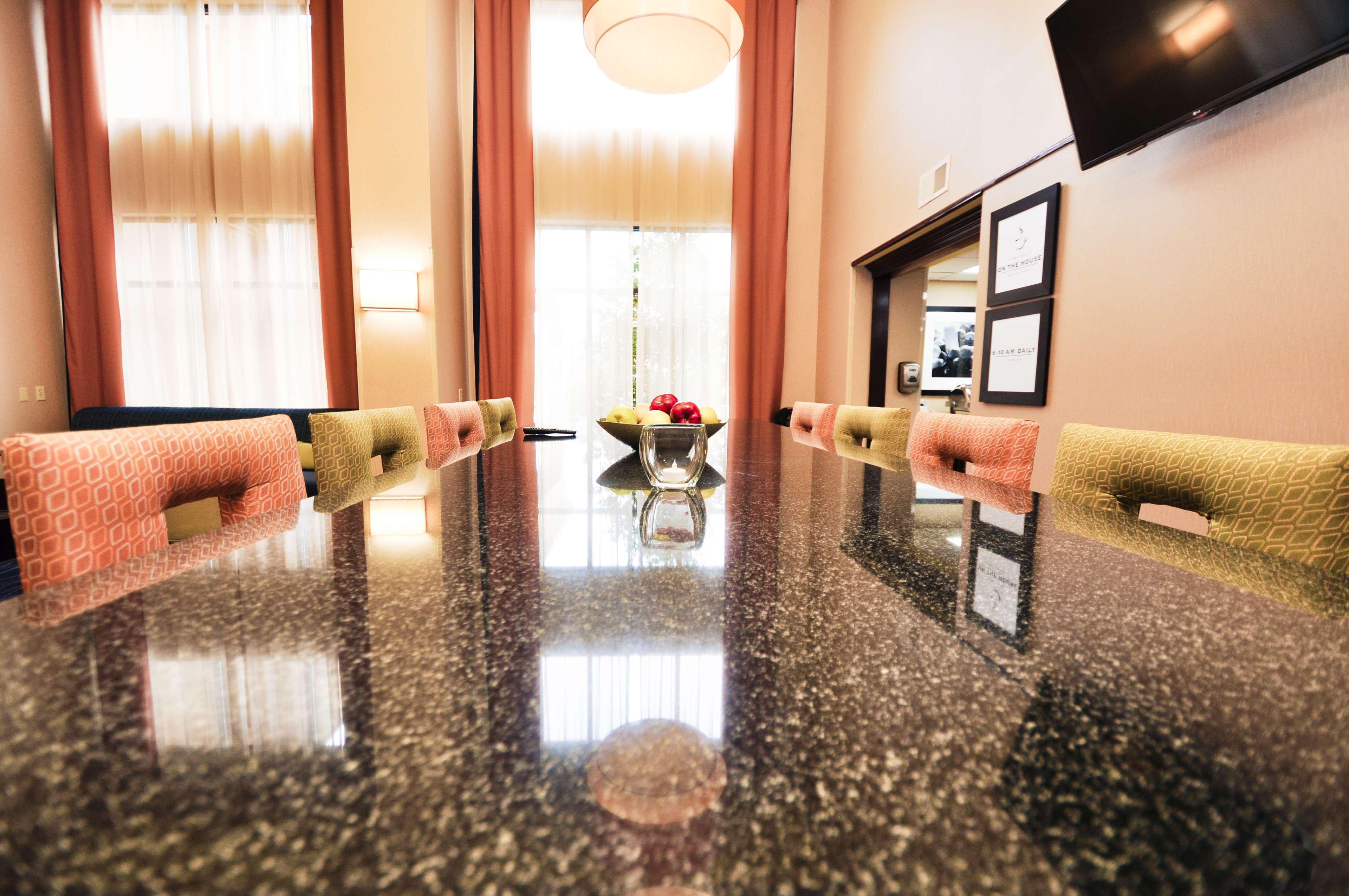 Hampton Inn & Suites Louisville East Buitenkant foto