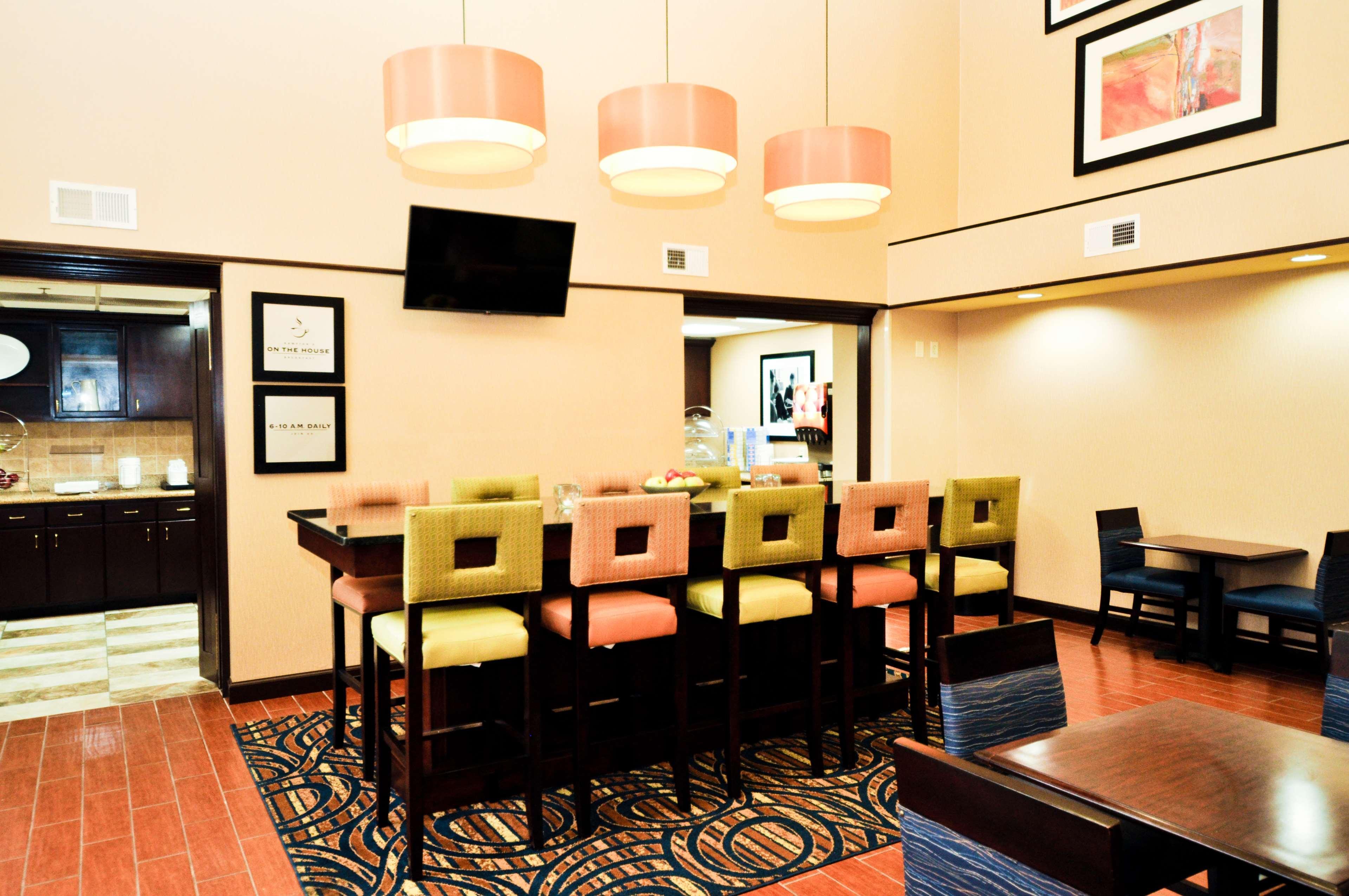 Hampton Inn & Suites Louisville East Buitenkant foto