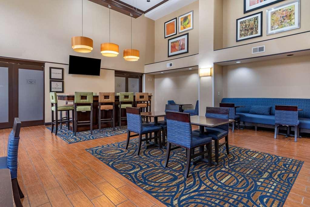 Hampton Inn & Suites Louisville East Buitenkant foto
