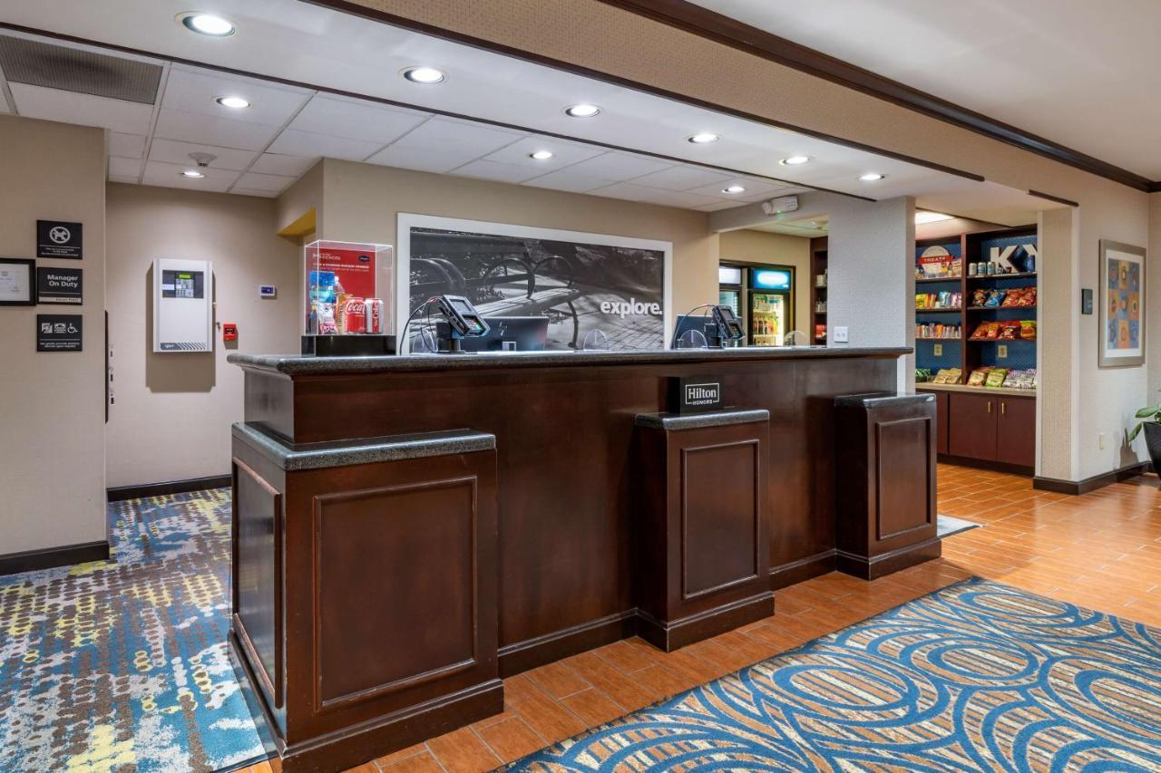 Hampton Inn & Suites Louisville East Buitenkant foto