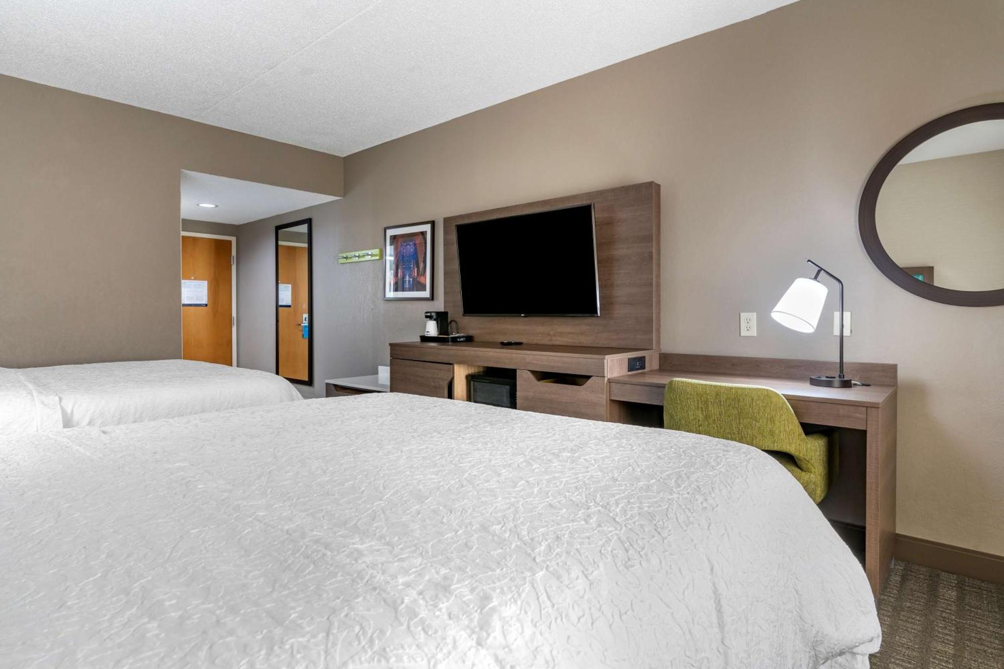 Hampton Inn & Suites Louisville East Buitenkant foto
