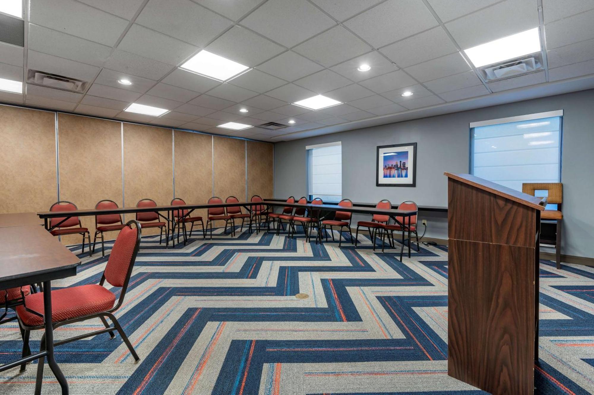 Hampton Inn & Suites Louisville East Buitenkant foto