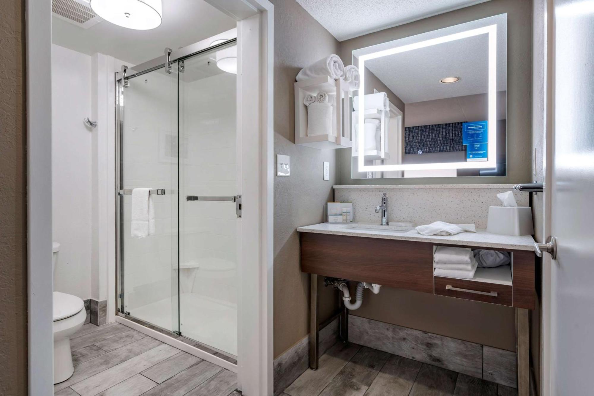 Hampton Inn & Suites Louisville East Buitenkant foto
