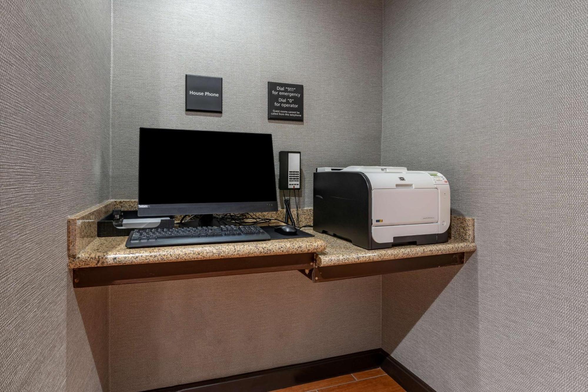 Hampton Inn & Suites Louisville East Buitenkant foto