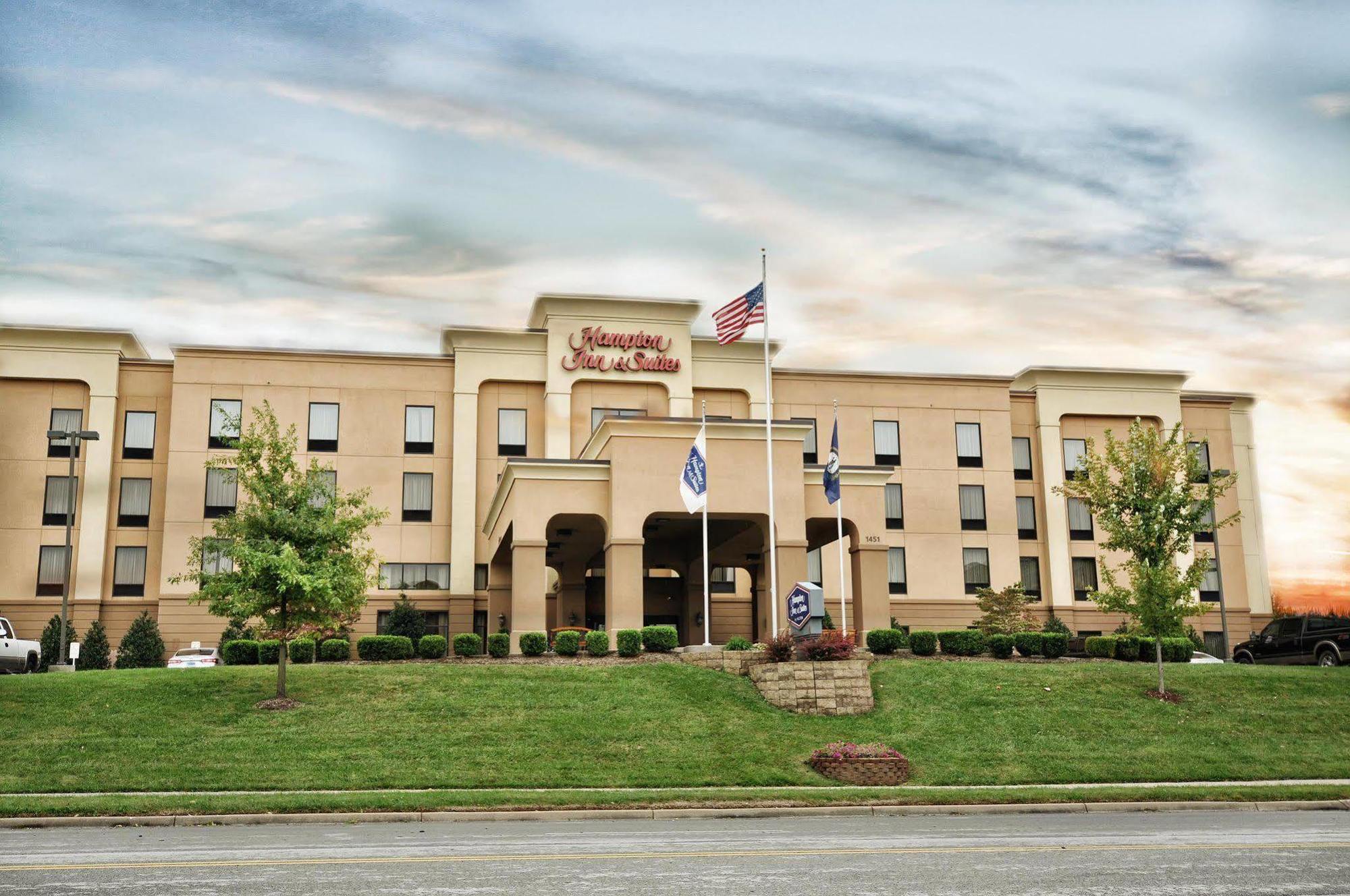 Hampton Inn & Suites Louisville East Buitenkant foto